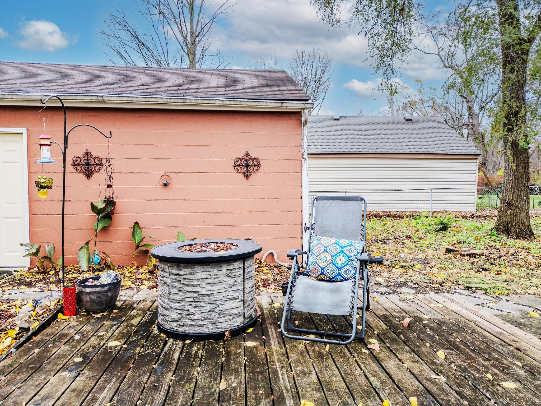 10270 Wayne Road Livonia, MI 48150 - Photo 42 of 50 deck 3