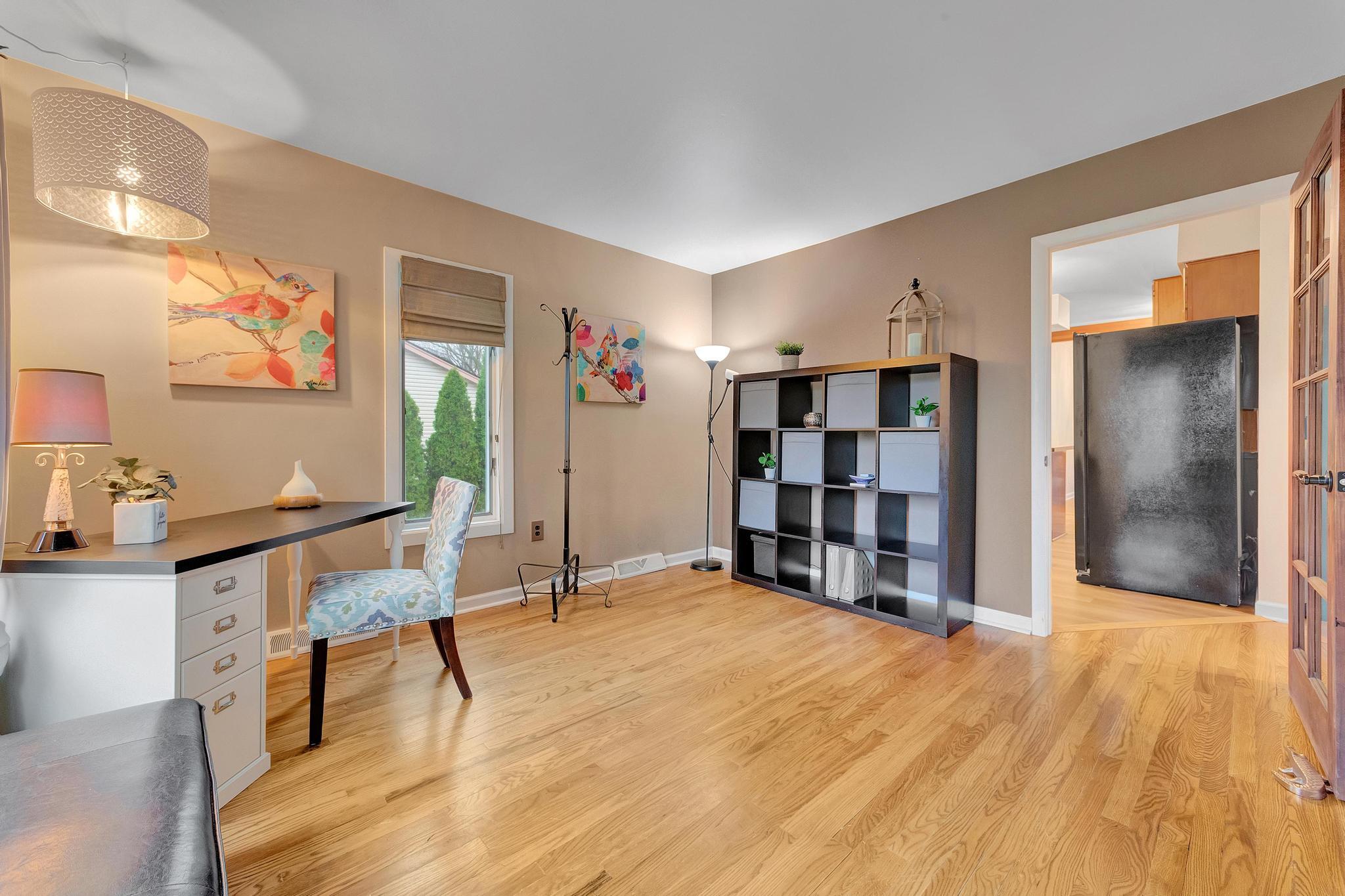 10270 Wayne Road Livonia, MI 48150 - Photo 6 of 50 front flex room