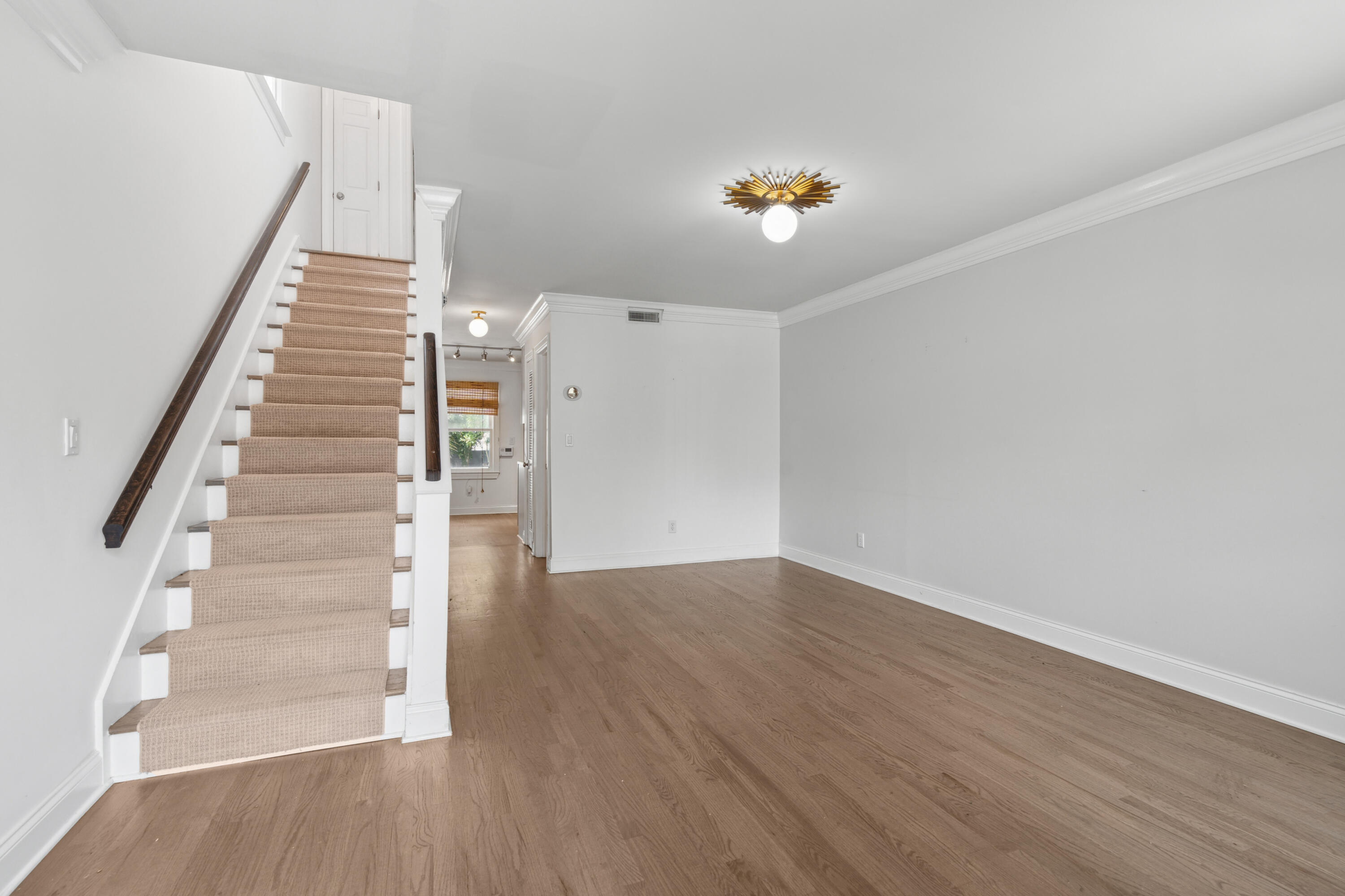 18 Short Street Charleston, SC 29401 - Photo 11 of 47 18ShortSt-KeenEyeMarketing-007