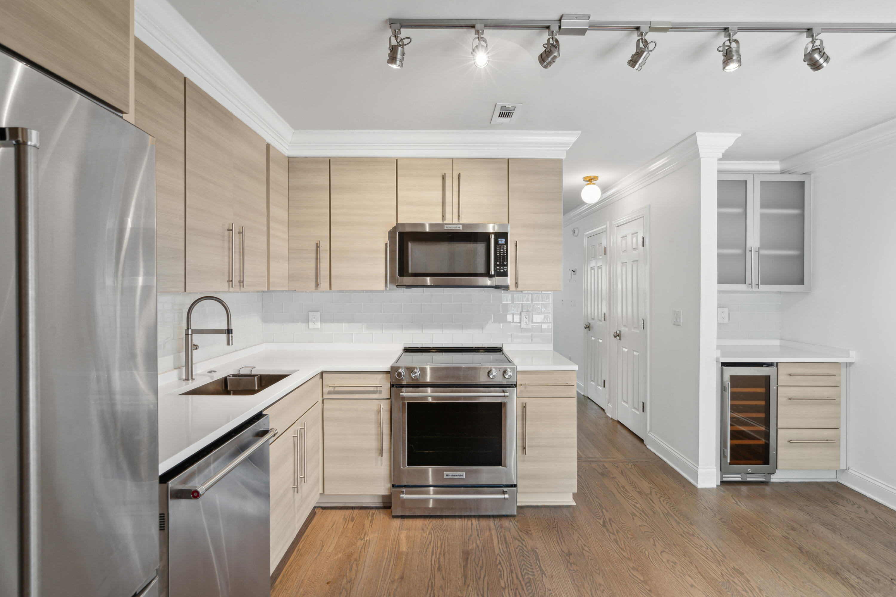 18 Short Street Charleston, SC 29401 - Photo 17 of 47 18ShortSt-KeenEyeMarketing-013