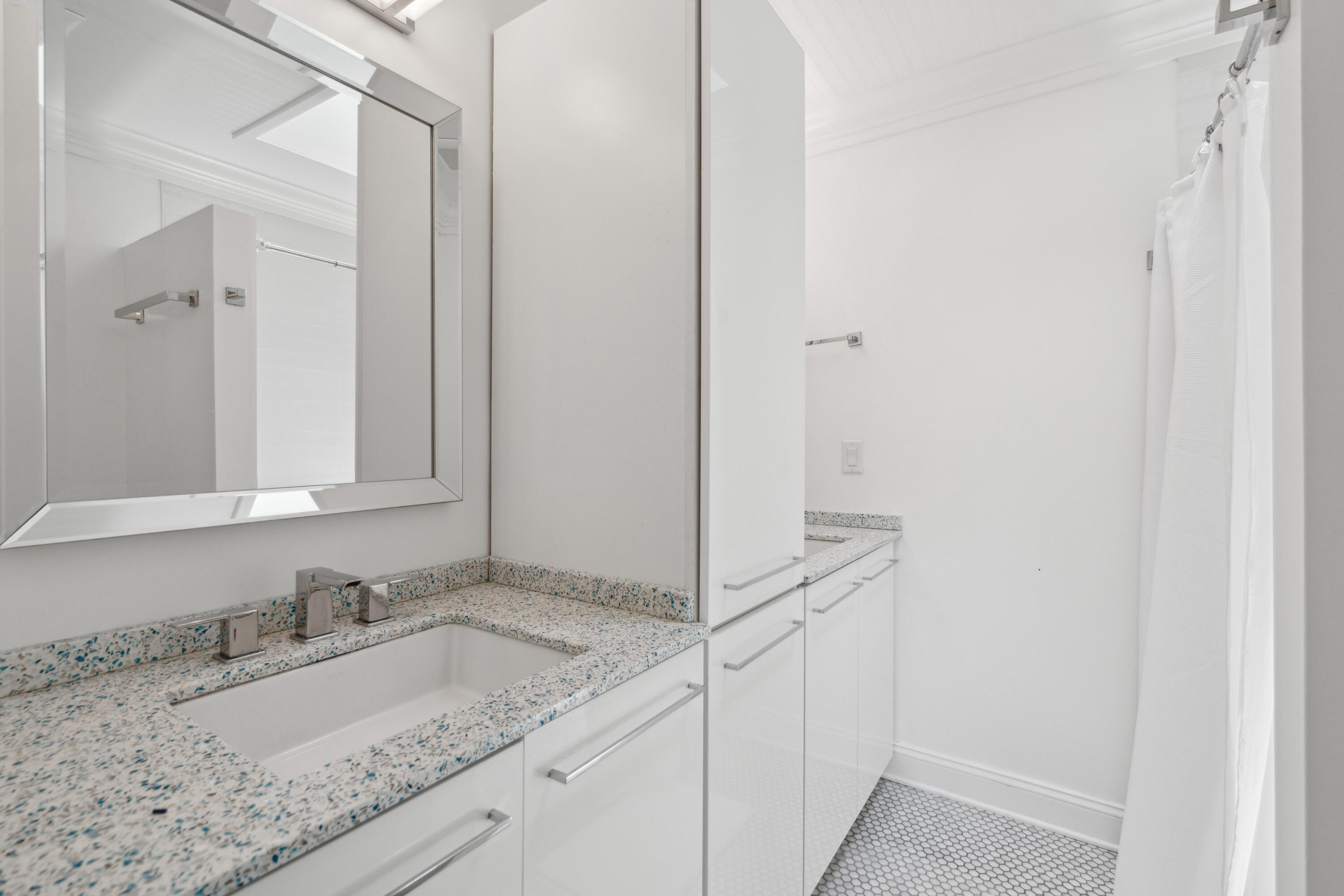 18 Short Street Charleston, SC 29401 - Photo 32 of 47 18ShortSt-KeenEyeMarketing-028