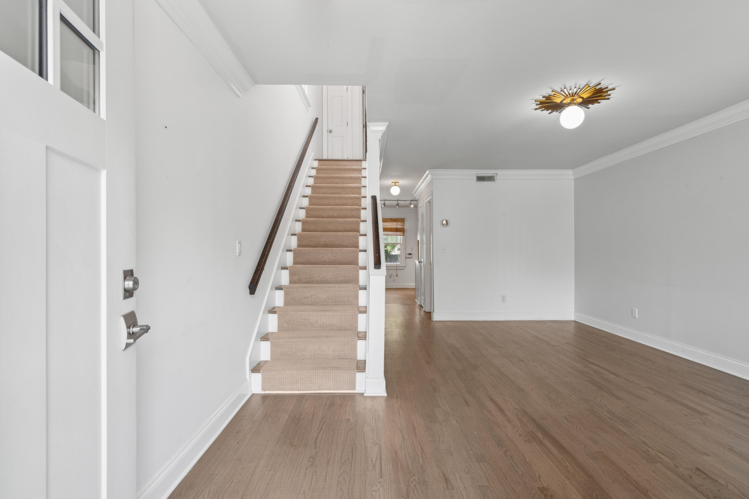 18 Short Street Charleston, SC 29401 - Photo 10 of 47 18ShortSt-KeenEyeMarketing-006