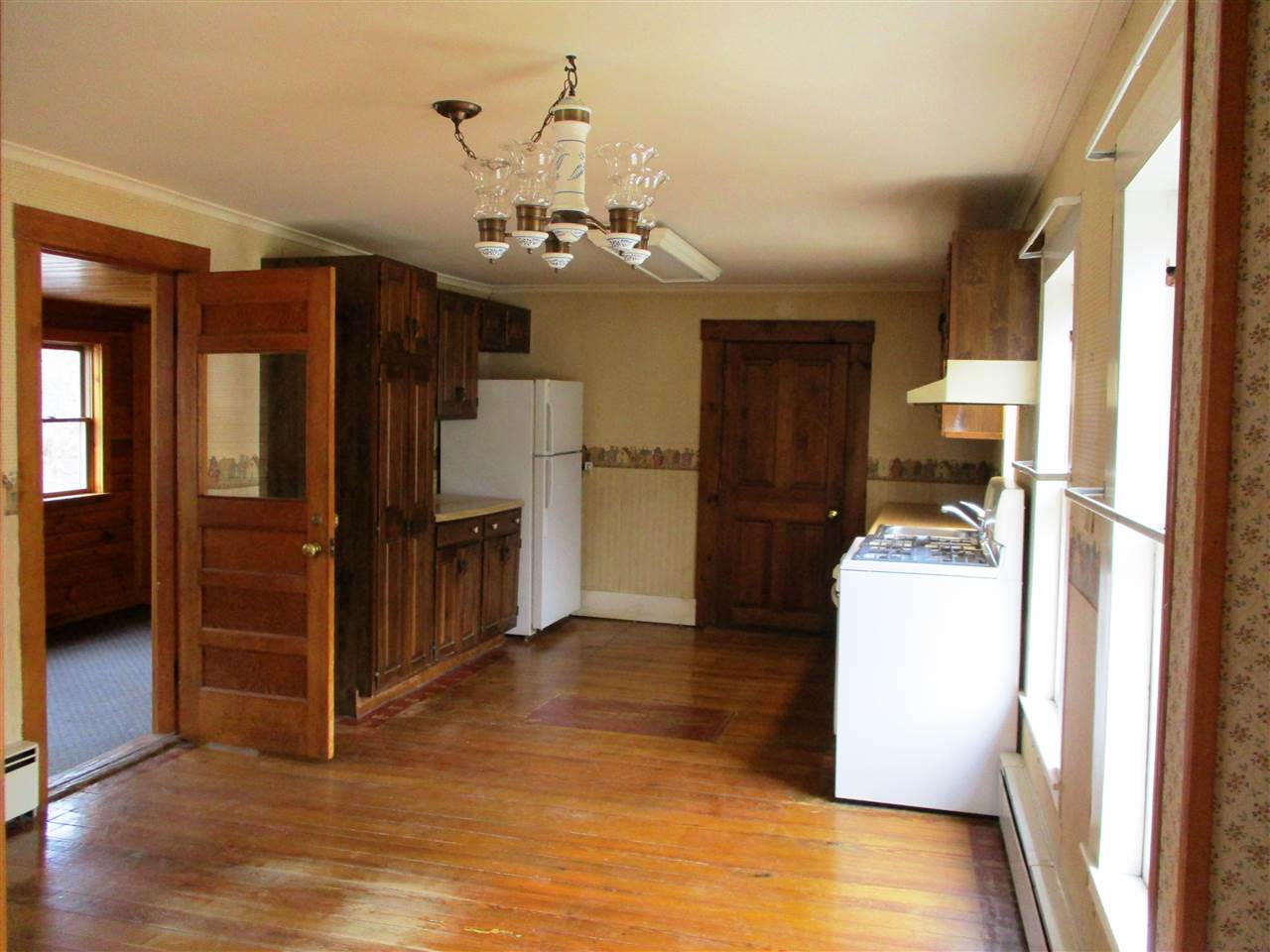 1659 Dover Road Epsom, NH 03234 - Photo 14 of 39