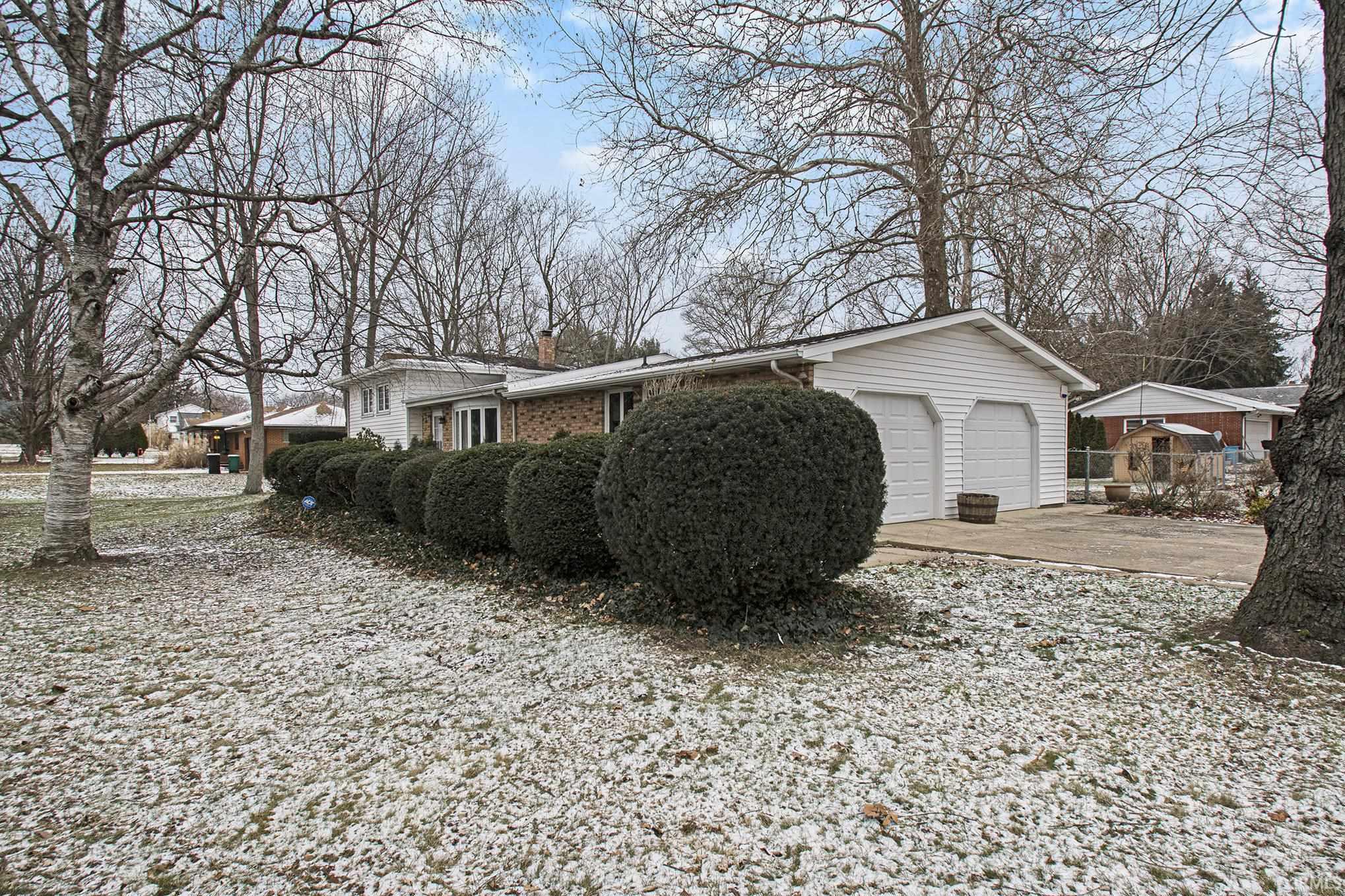 23501 Brick Road South Bend, IN 46628 - Photo 4 of 36