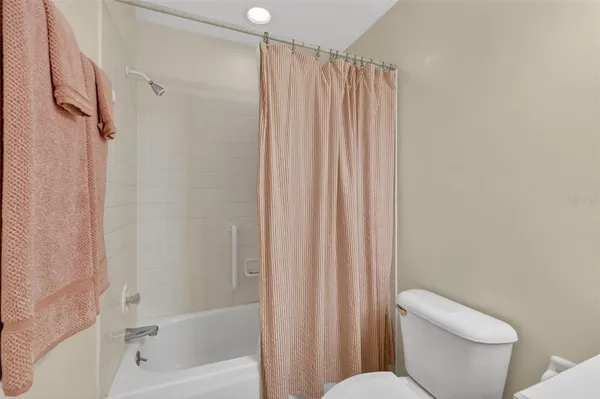 $325,000 | 3022 Andover Court, Mount Dora, FL 32757