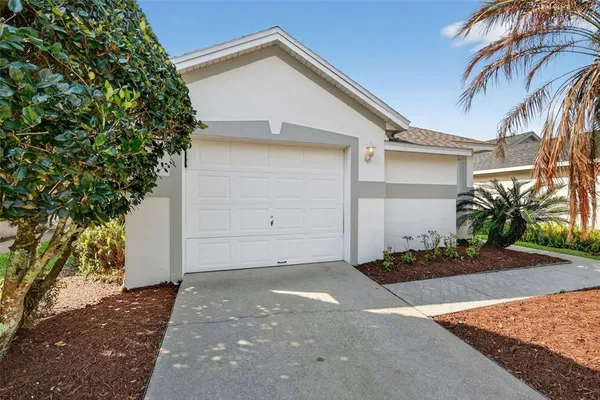 $325,000 | 3022 Andover Court, Mount Dora, FL 32757