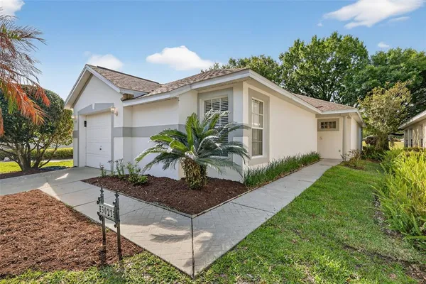 $325,000 | 3022 Andover Court, Mount Dora, FL 32757