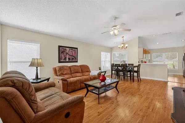 $325,000 | 3022 Andover Court, Mount Dora, FL 32757