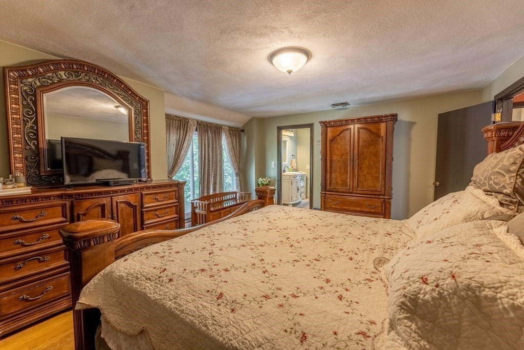 55 Barefoot Hill Road Sharon, MA 02067 - Photo 14 of 27 Gallery Image 14