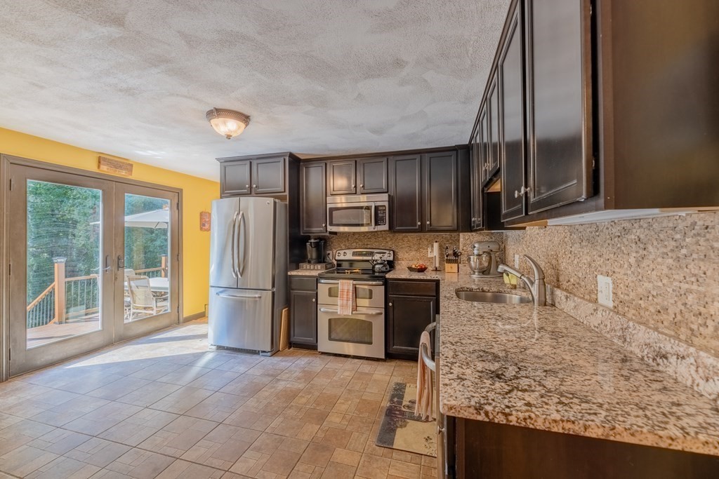 55 Barefoot Hill Road Sharon, MA 02067 - Photo 5 of 27 Gallery Image 5