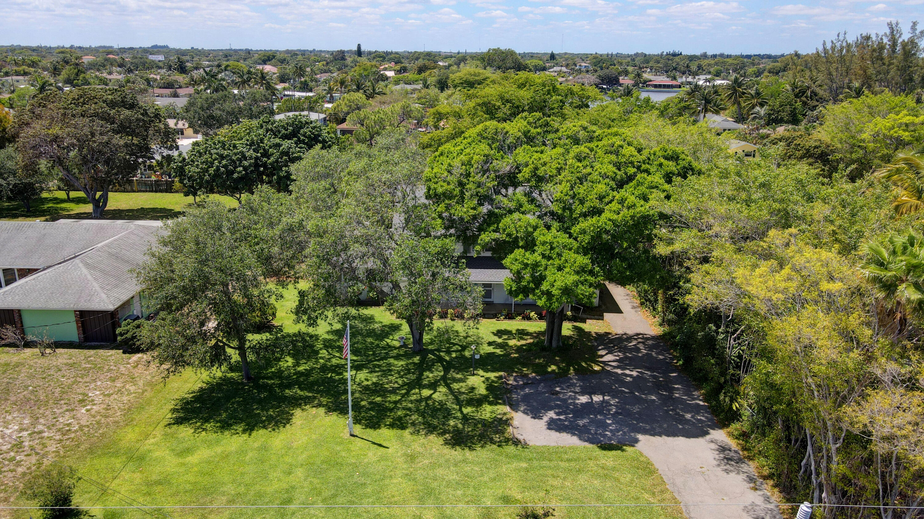 6807 High Ridge Road Lake Worth, FL 33462 - Photo 50 of 59 55_house air (2)