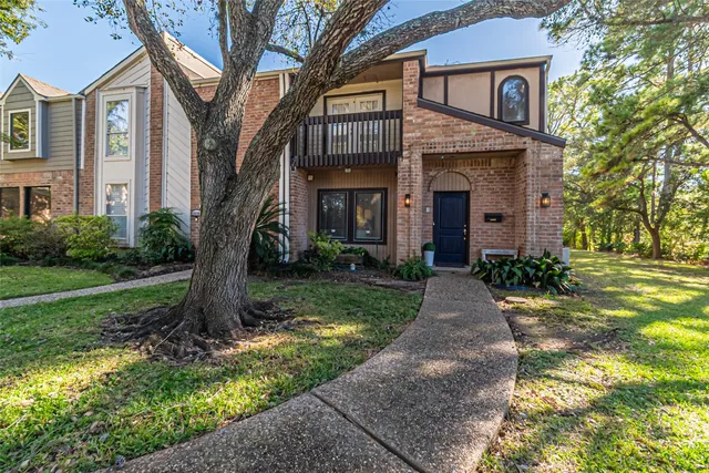 $2,100 | 15179 Kimberley Court, Unit 54, Houston, TX 77079