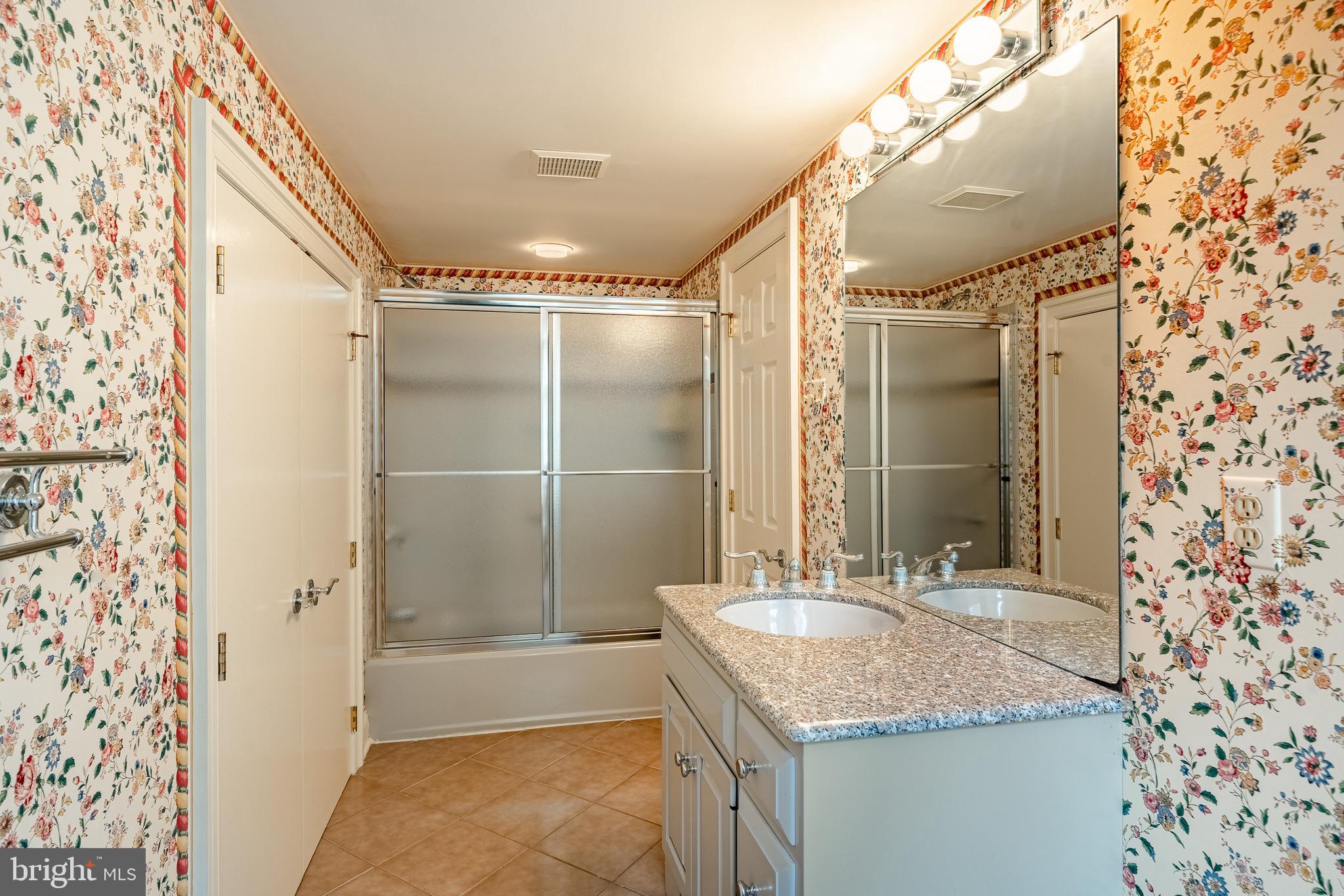 124 Center Mill Road Chadds Ford, PA 19317 - Photo 47 of 73 Bedroom 4, Full Bath