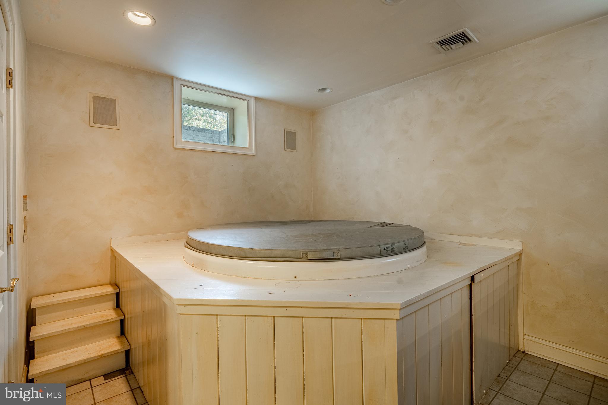 124 Center Mill Road Chadds Ford, PA 19317 - Photo 49 of 73 Hot Tub