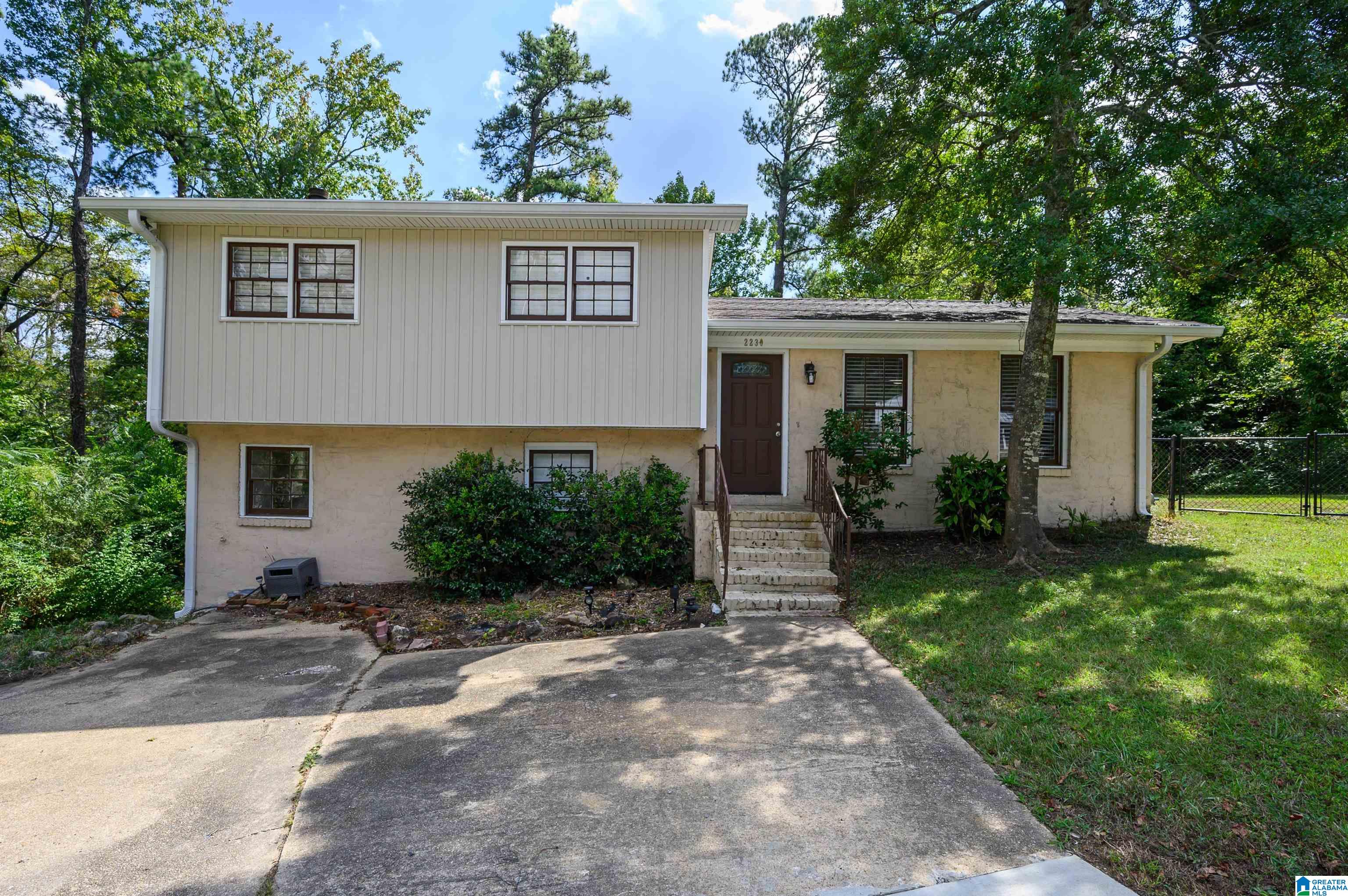 2230 Chapel Road Birmingham, AL 35226 - Photo 1 of 40