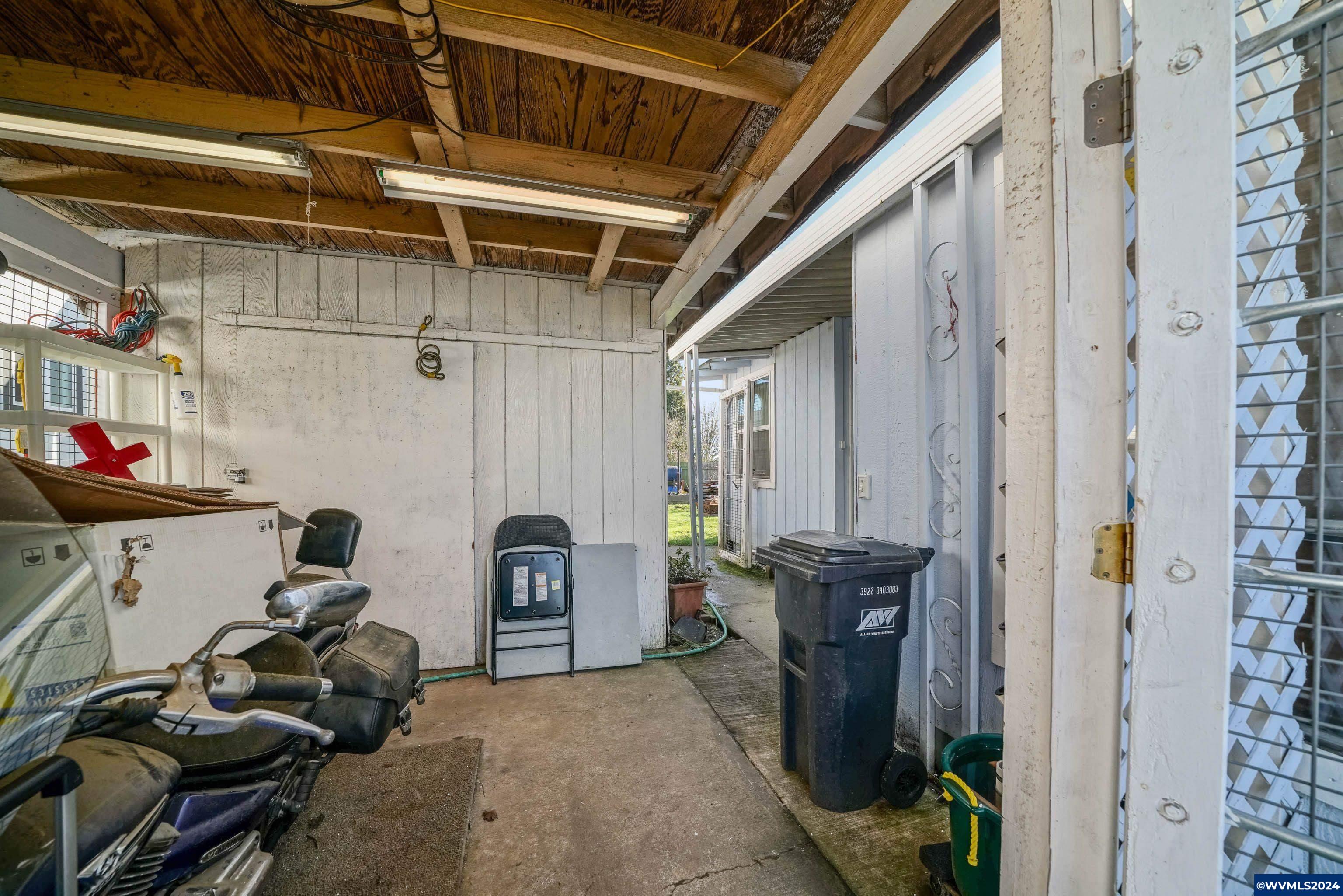 11823 Northeast Carl Road, Unit 1 Woodburn, OR 97071 - Photo 3 of 24