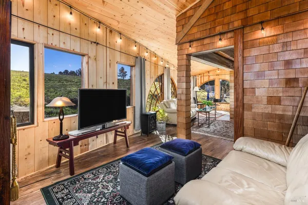 $1,550,000 | 2490 Highway 1, Bodega Bay, CA 94923