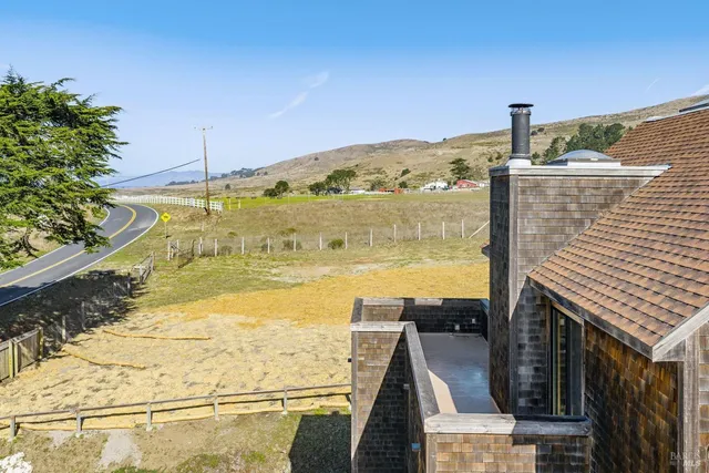 $1,600,000 | 2490-2520 Highway 1, Bodega Bay, CA 94923