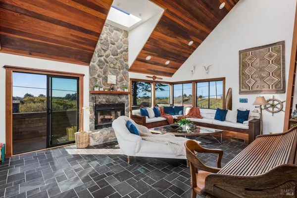 $1,550,000 | 2490 Highway 1, Bodega Bay, CA 94923