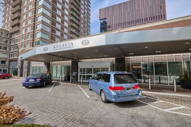 $779,000 | 10 Museum Way, Unit 525, Cambridge, MA 02141