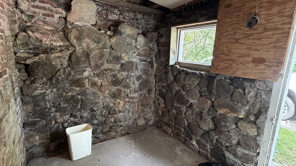 445 Lebanon Hill Road Southbridge, MA 01550 - Photo 33 of 38