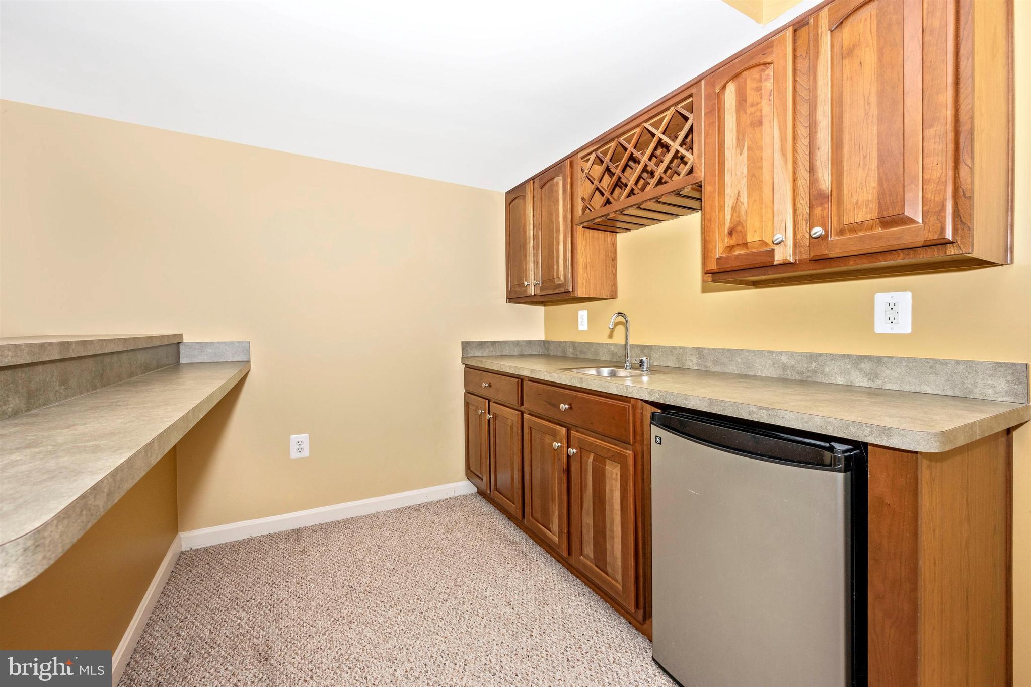 1705 Canal Run Drive Point of Rocks, MD 21777 - Photo 50 of 52 Wet bar