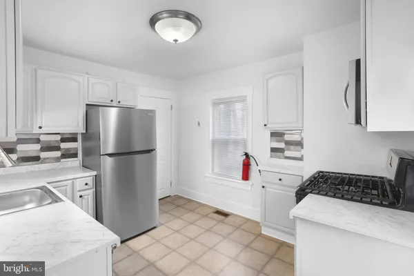 $325,000 | 25 Preston Avenue, Ewing, NJ 08618