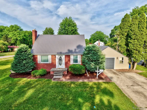 $234,900 | 403 South Davison Street, Davison, MI 48423