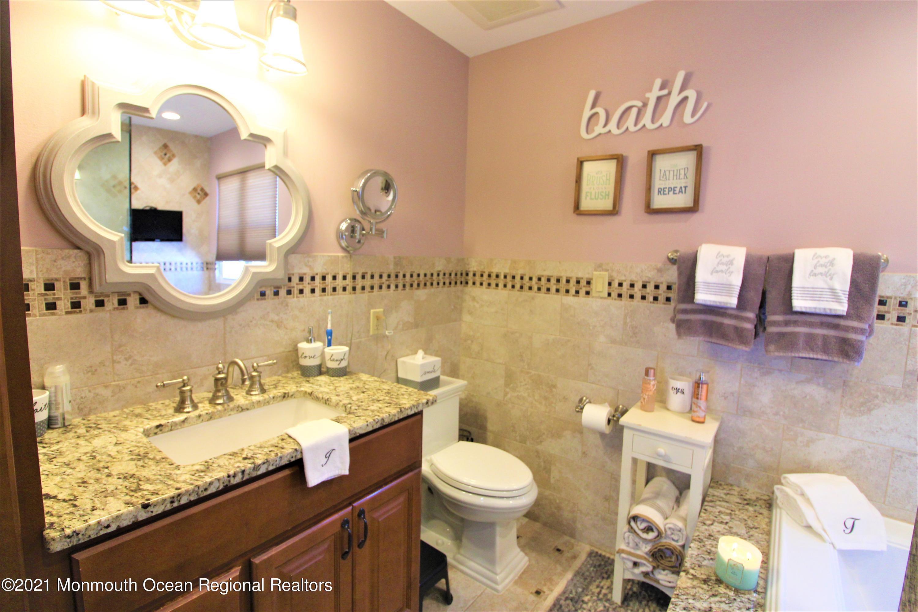 24 Tupelo Road Bayville, NJ 08721 - Photo 20 of 25 IMG_4814 (2)