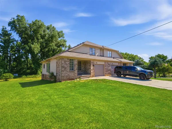 $2,500 | 8365 22 Mile Road, Utica, MI 48317