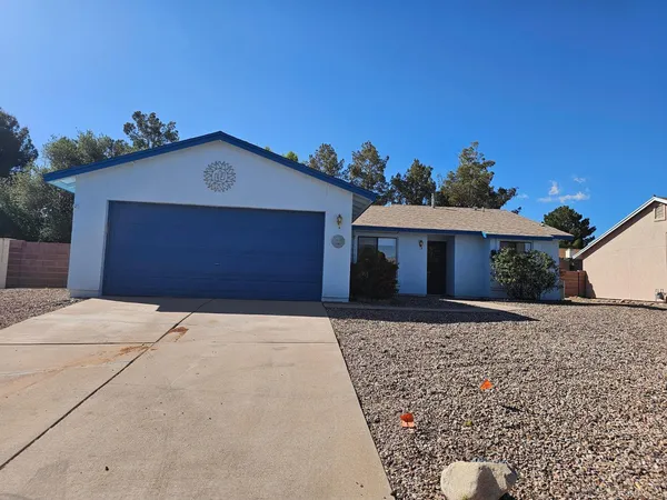 $1,295 | 4900 Loma Loop, Sierra Vista, AZ 85635