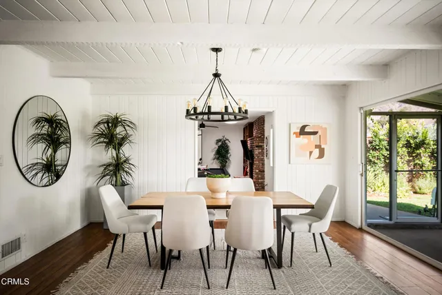 $1,375,000 | 1640 North Altadena Drive, Pasadena, CA 91107