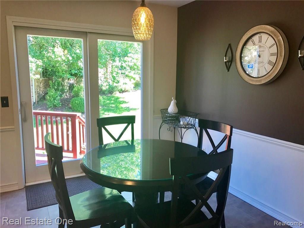 2196 Chippenham Chase Rochester Hills, MI 48306 - Photo 6 of 27