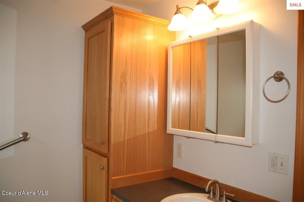 1601 Sequoia Street Sandpoint, ID 83864 - Photo 26 of 45 Linen closet