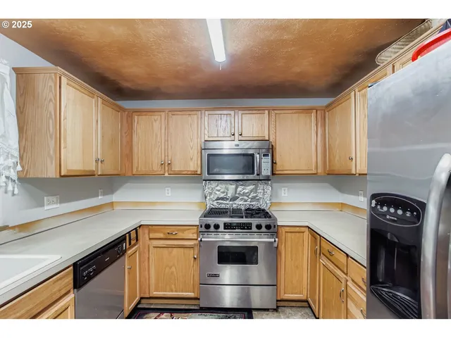 $465,000 | 9827 North Ivanhoe Street, Portland, OR 97203