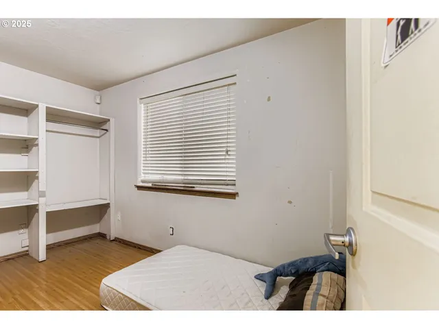 $465,000 | 9827 North Ivanhoe Street, Portland, OR 97203