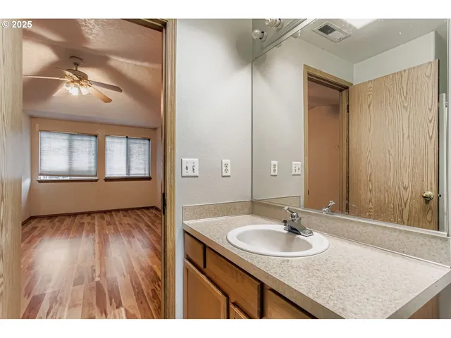 $465,000 | 9827 North Ivanhoe Street, Portland, OR 97203