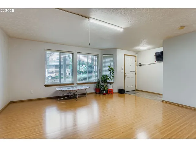 $465,000 | 9827 North Ivanhoe Street, Portland, OR 97203