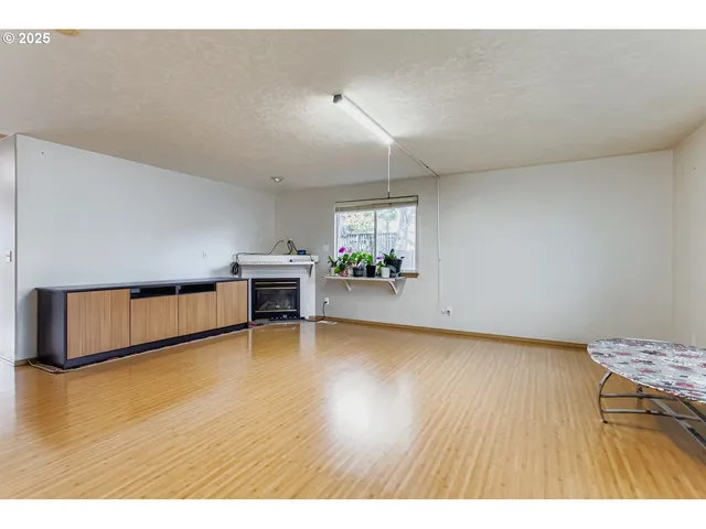 $465,000 | 9827 North Ivanhoe Street, Portland, OR 97203