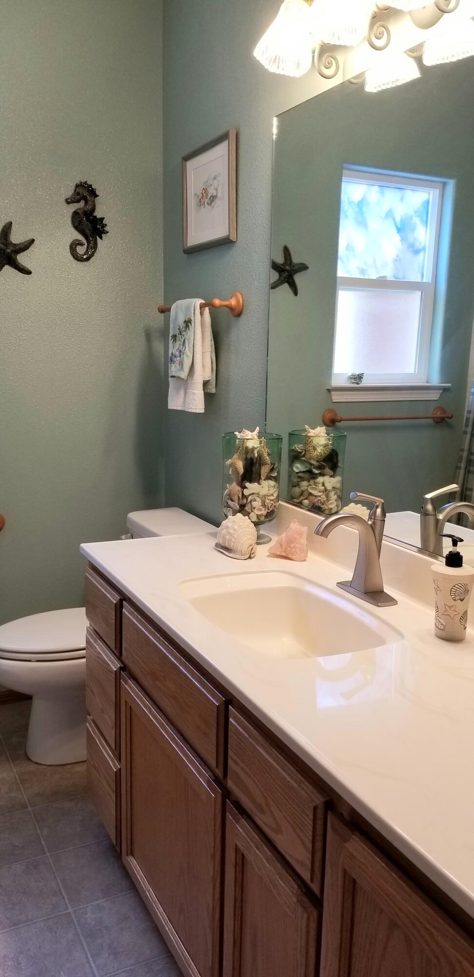 18900 Saddleback Ridge Road Cottonwood, CA 96022 - Photo 9 of 14 Guest Bath
