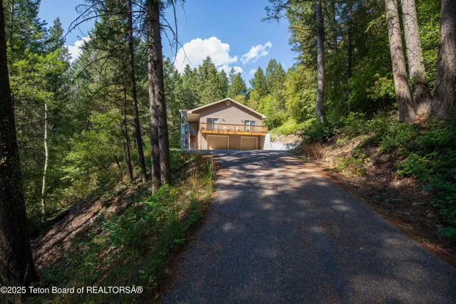 $799,000 | 1207 Vista Drive, Star Valley Ranch, WY 83127