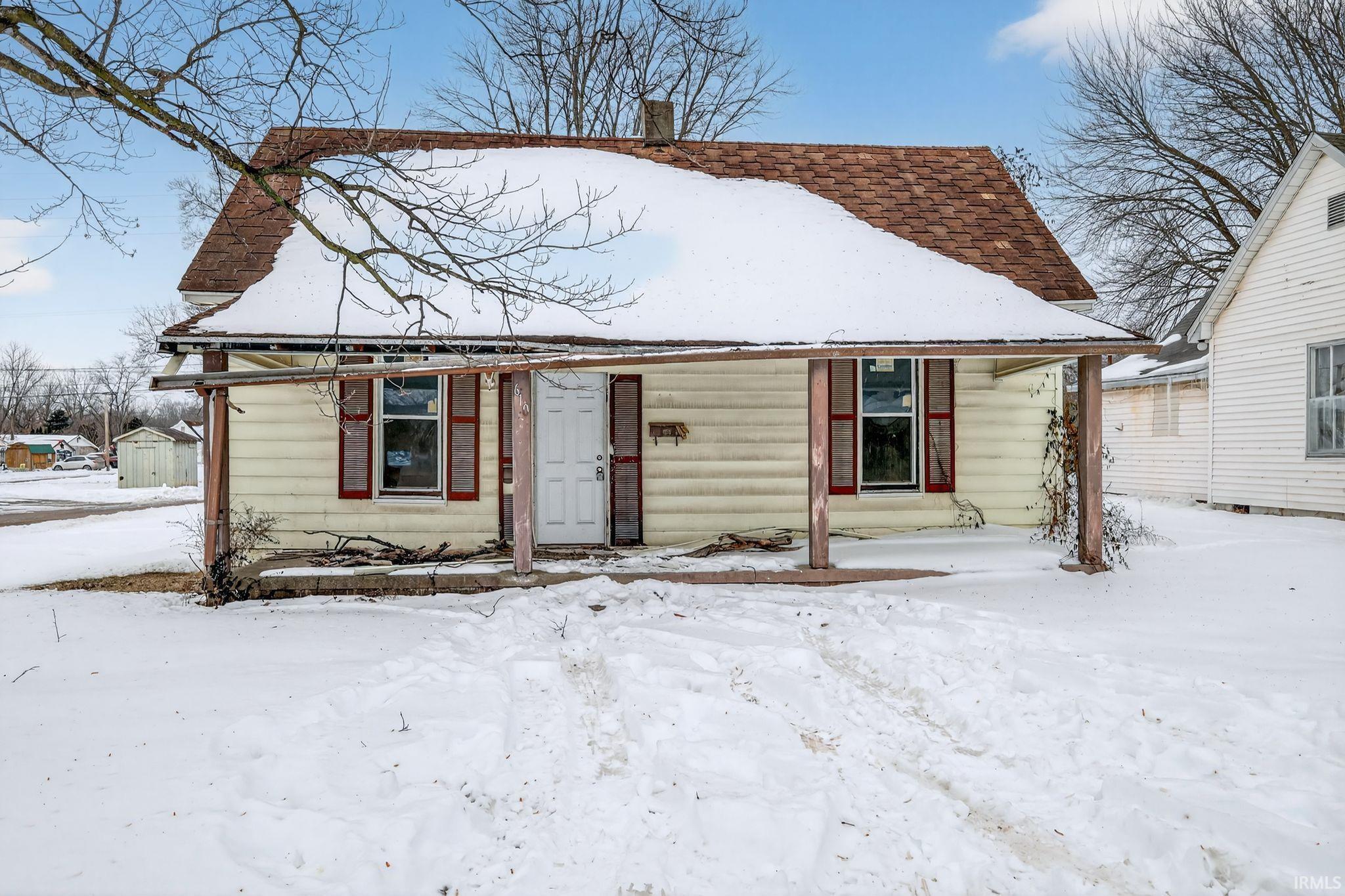 610 4th Street Northwest Linton, IN 47441 - Photo 2 of 15