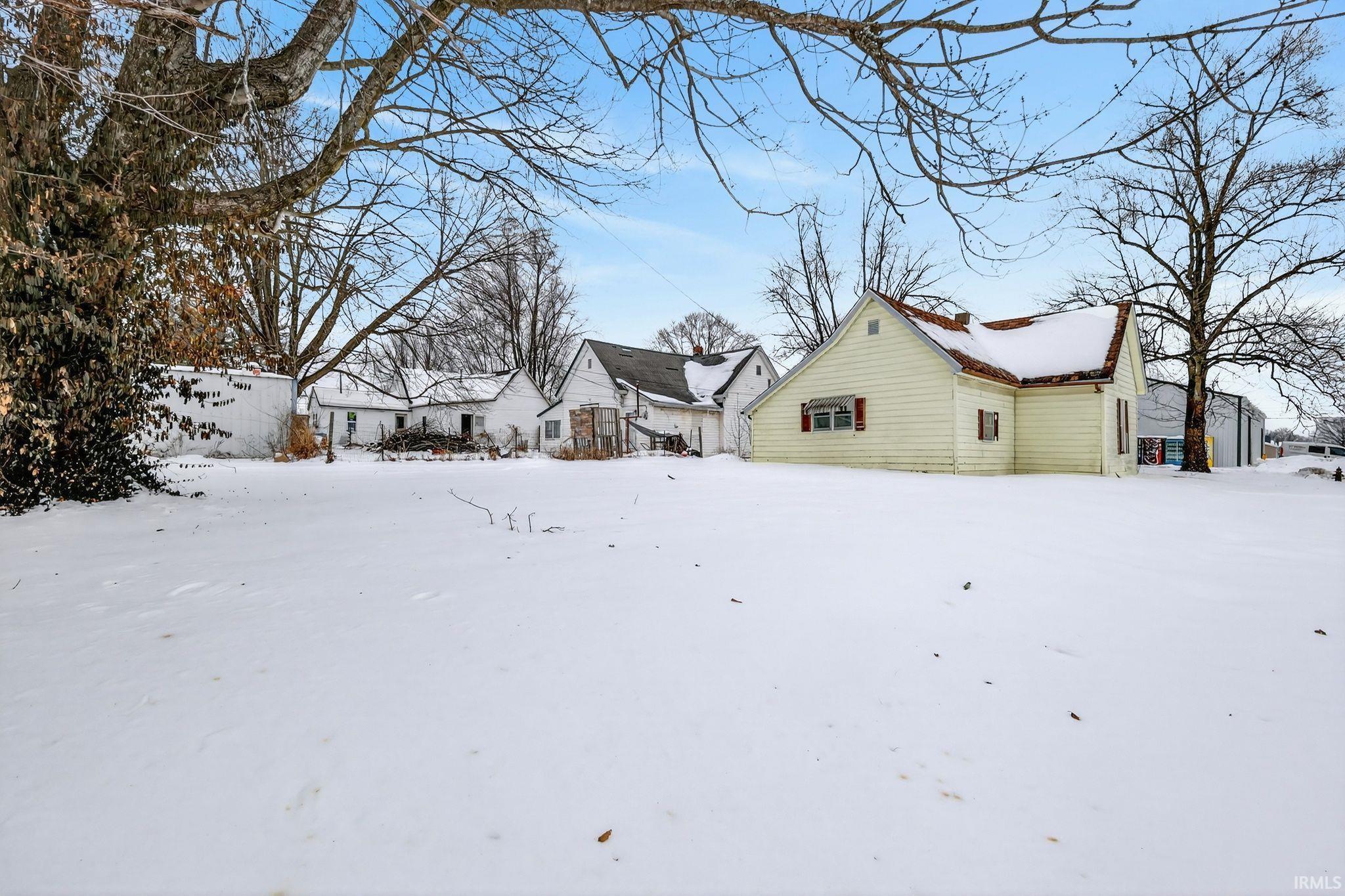 610 4th Street Northwest Linton, IN 47441 - Photo 3 of 15
