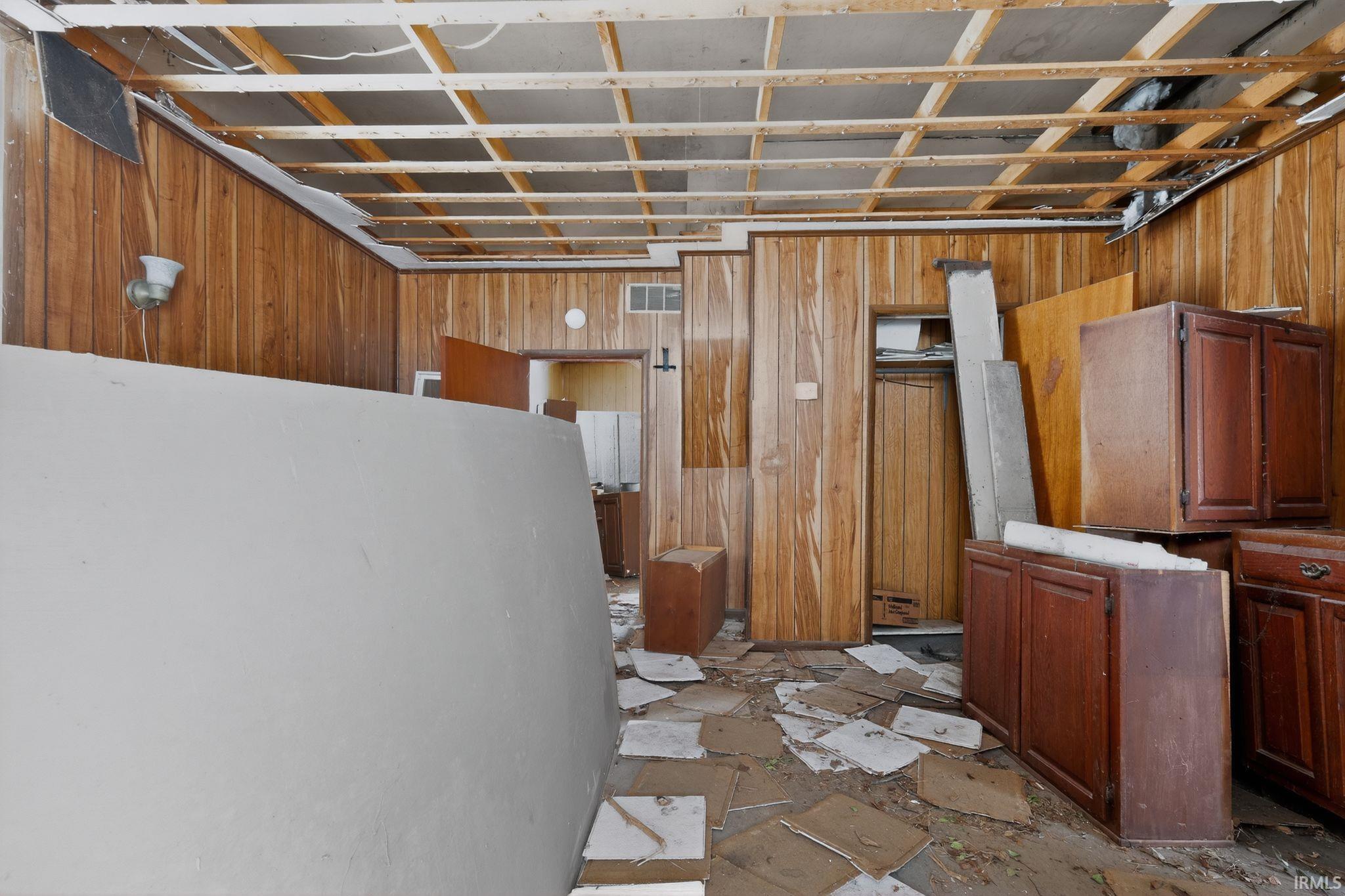 610 4th Street Northwest Linton, IN 47441 - Photo 8 of 15