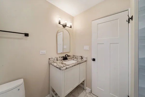 $2,800 | 22W144 Marston Avenue, Glen Ellyn, IL 60137