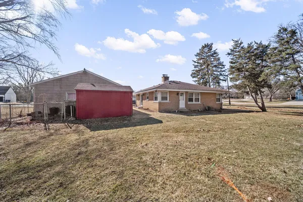 $2,800 | 22W144 Marston Avenue, Glen Ellyn, IL 60137