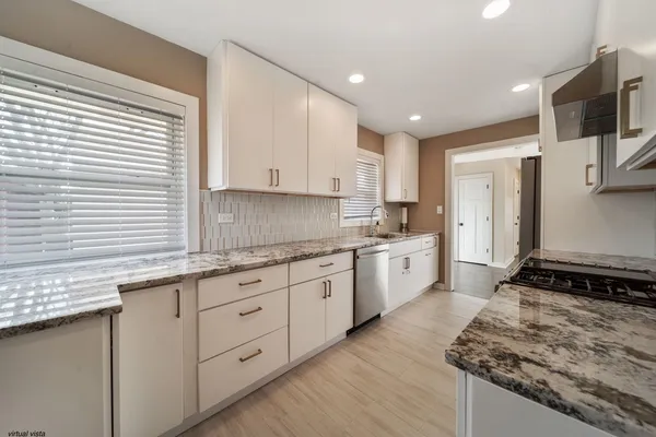 $2,800 | 22W144 Marston Avenue, Glen Ellyn, IL 60137