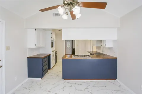 $300,000 | 4512 East Quail Hollow Drive, Lake Charles, LA 70605