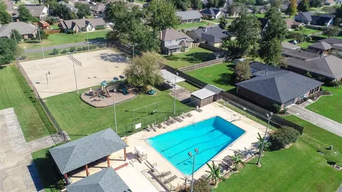 $300,000 | 4512 East Quail Hollow Drive, Lake Charles, LA 70605