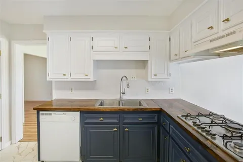 $300,000 | 4512 East Quail Hollow Drive, Lake Charles, LA 70605